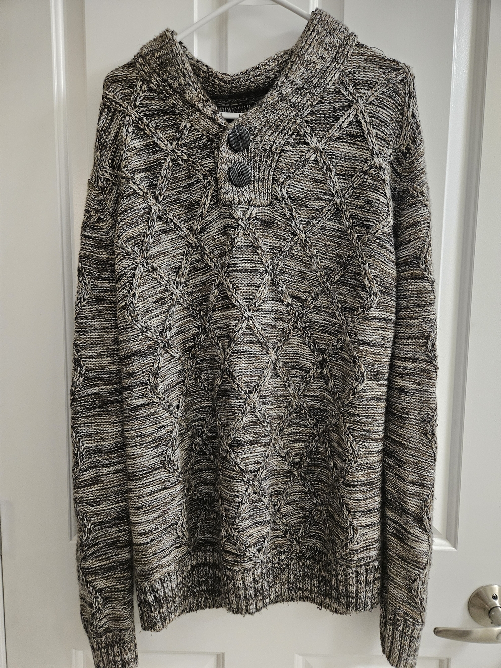Men's Shawl-Collar V-Neck Cable Sweater - Black & White Marled